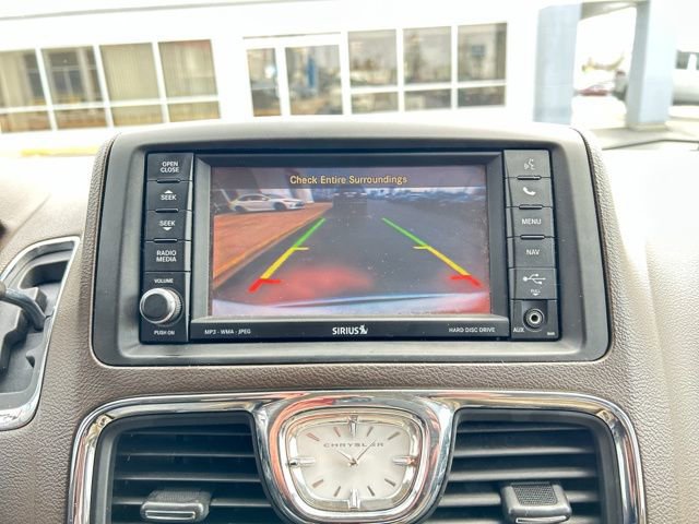 Used 2012 Chrysler Town & Country Limited image 55