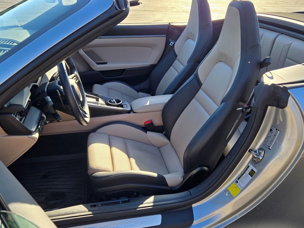 Certified 2025 Porsche 911 Carrera image 5