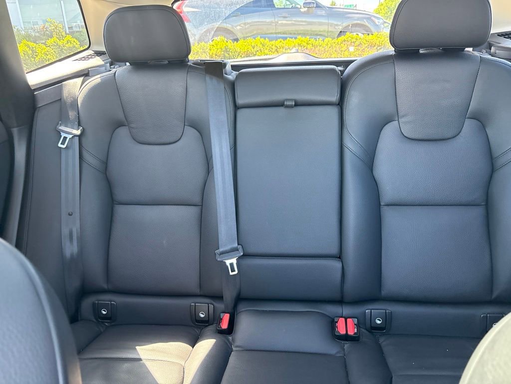 Used 2024 Volvo XC60 B5 Plus AWD/4WD image 28