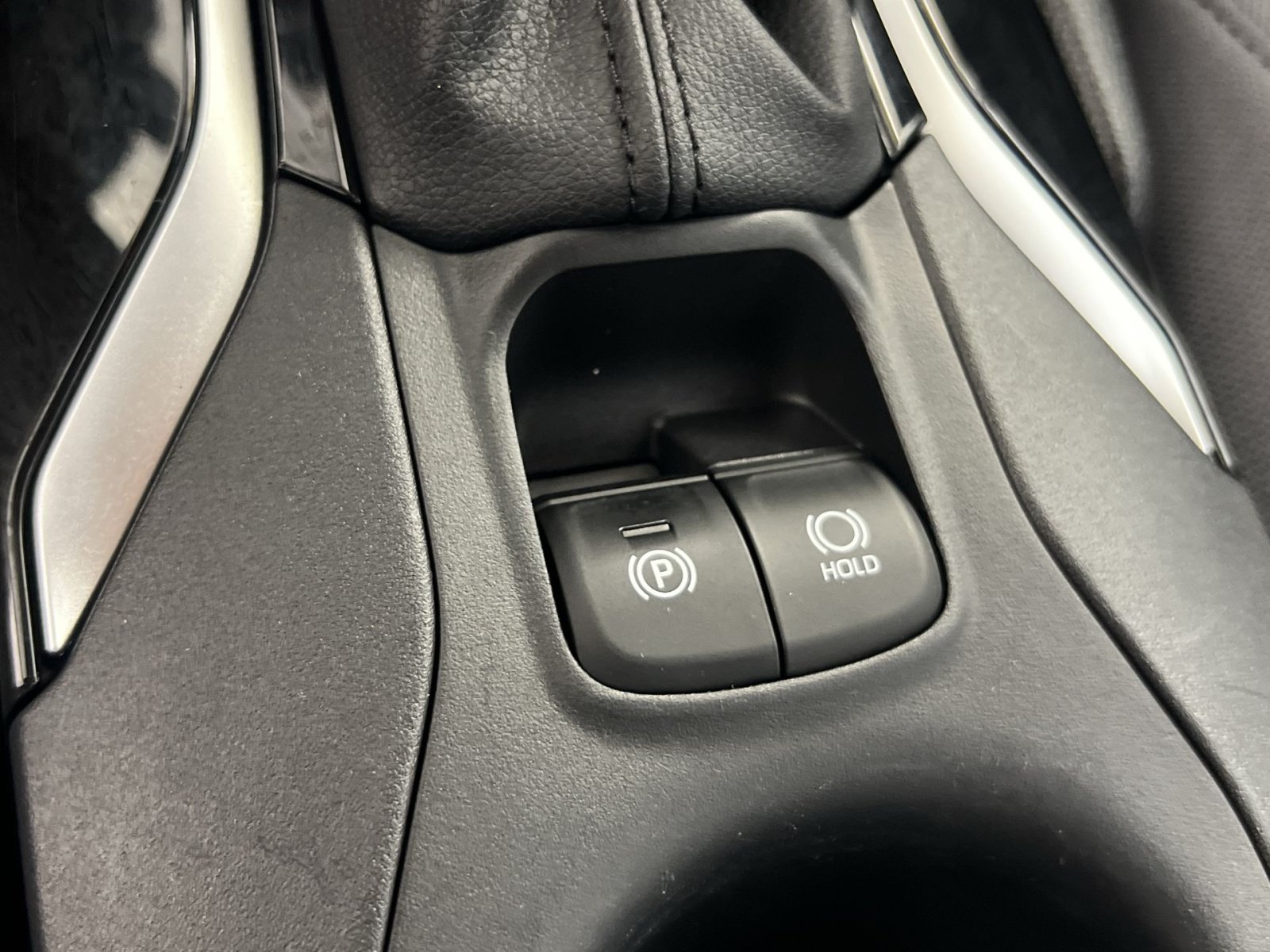 Used 2024 Toyota Corolla Cross AWD Hybrid image 32