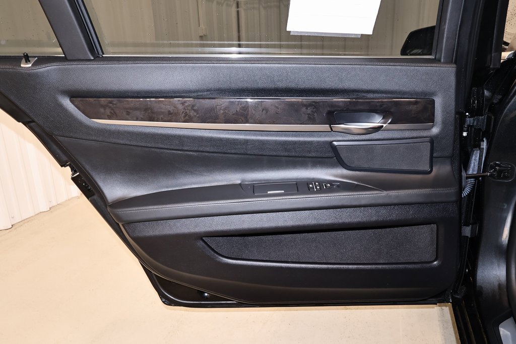 Used 2011 BMW 750Li xDrive image 15