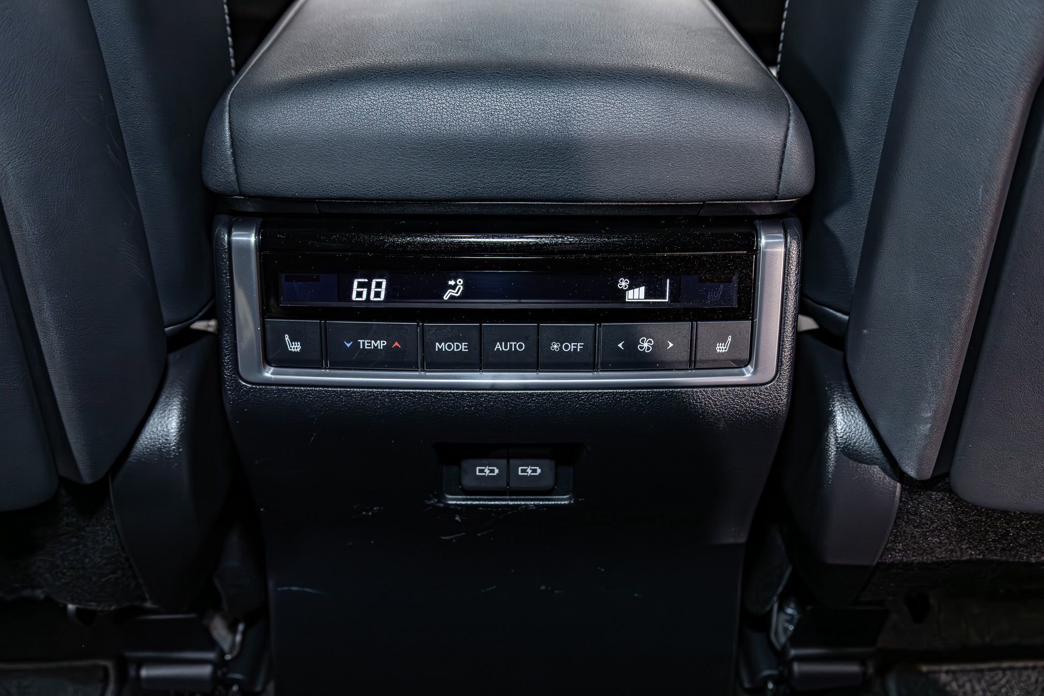 Used 2024 Lexus GX 550 w/ Cold Area Package image 22