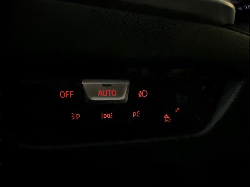 Used 2020 BMW 330i xDrive Sedan w/ Convenience Package image 19