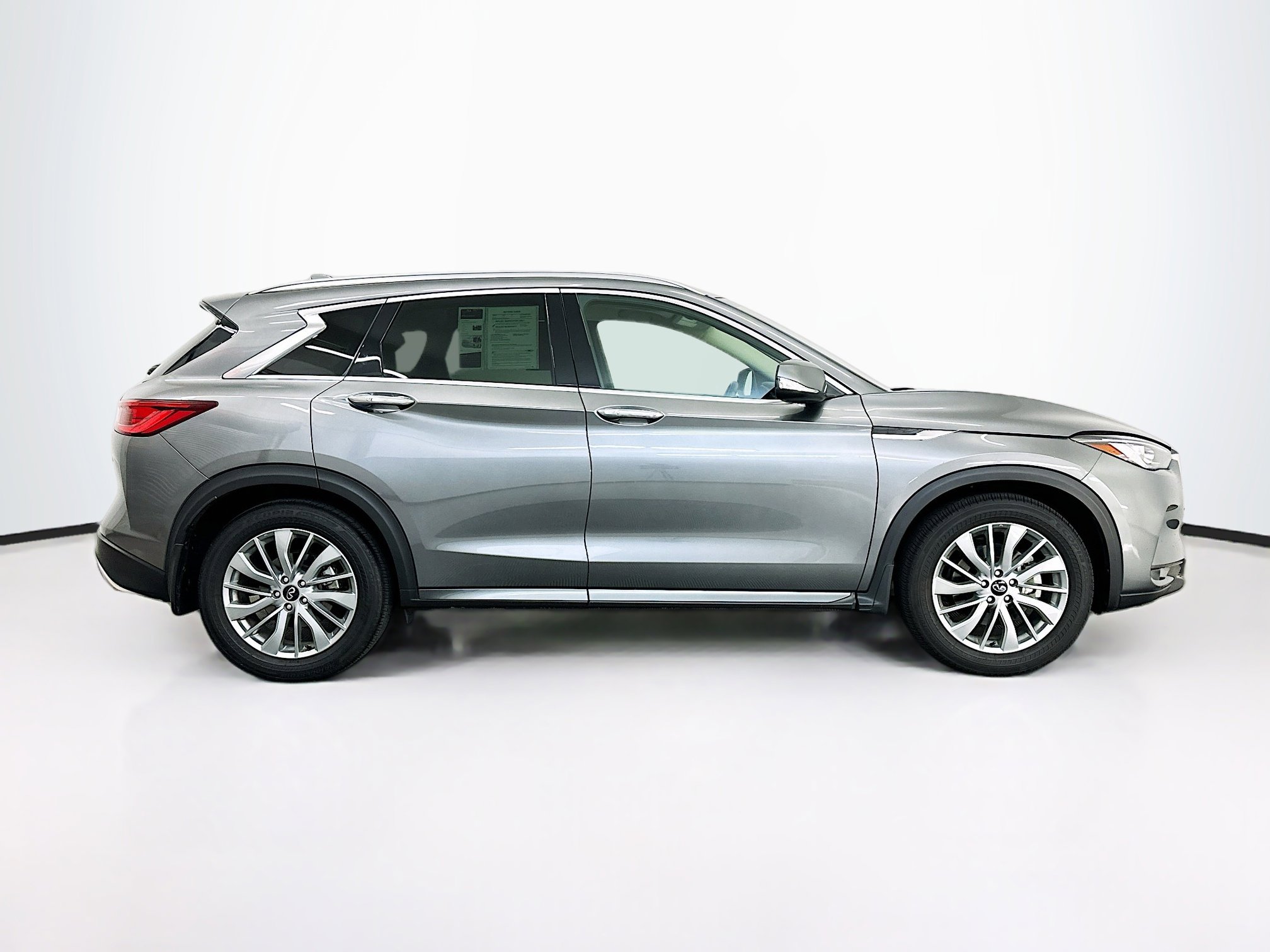 Used 2023 INFINITI QX50 Luxe AWD/4WD image 10