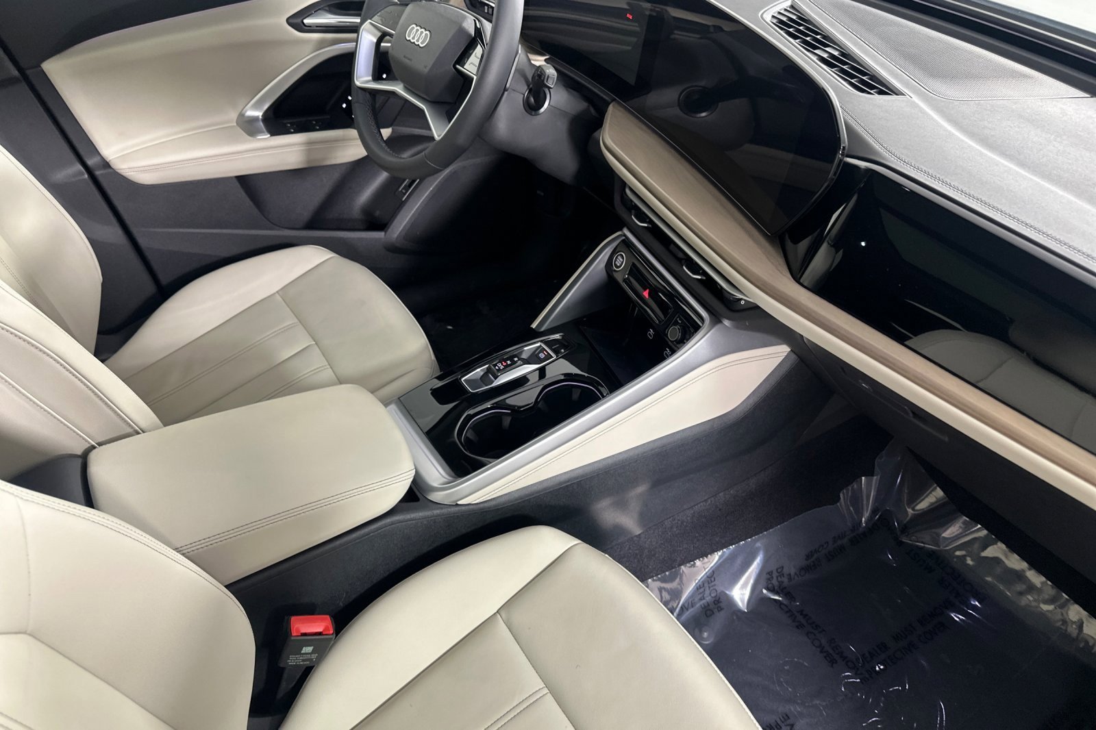 Used 2025 Audi Q5 Premium w/ Convenience Package image 15