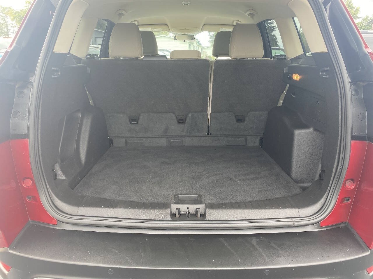 Used 2017 Ford Escape SE w/ Equipment Group 201A AWD/4WD image 11