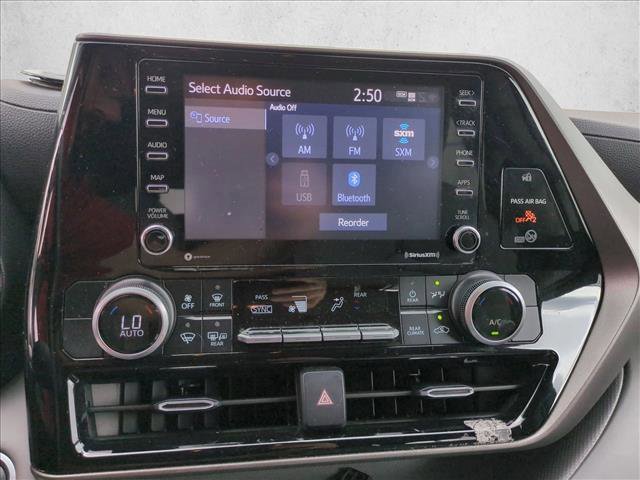 Used 2020 Toyota Highlander L image 13