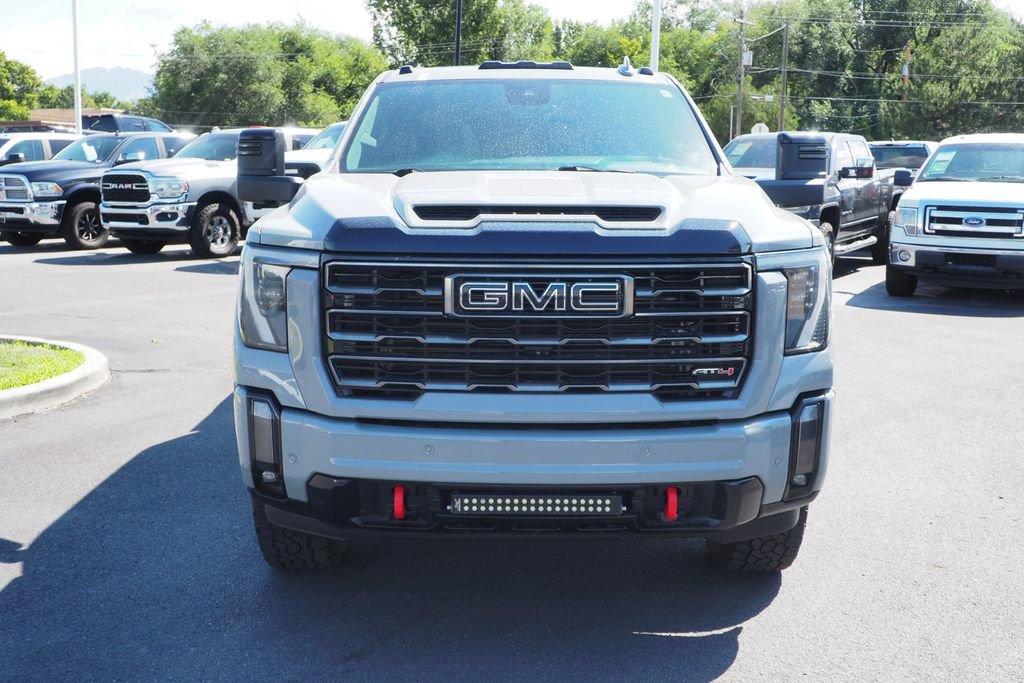 Used 2024 GMC Sierra 2500 AT4 w/ AT4 Premium Plus Package AWD/4WD image 2