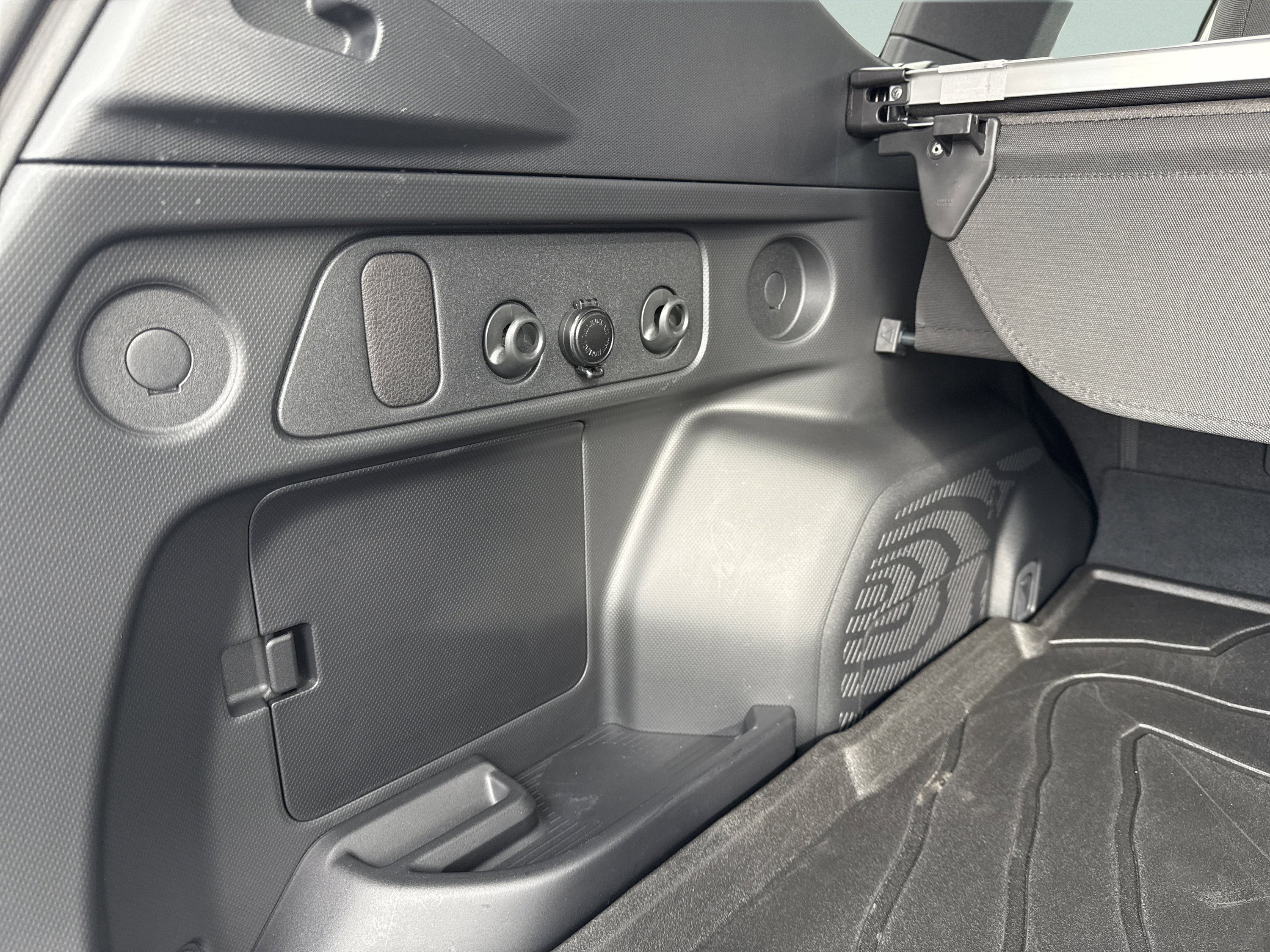 Used 2025 Subaru Forester Premium AWD/4WD image 23
