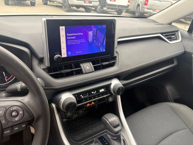 Used 2024 Toyota RAV4 LE AWD/4WD image 19