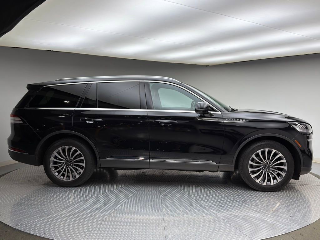 Used 2023 Lincoln Aviator Reserve w/ Elements Package Plus image 4