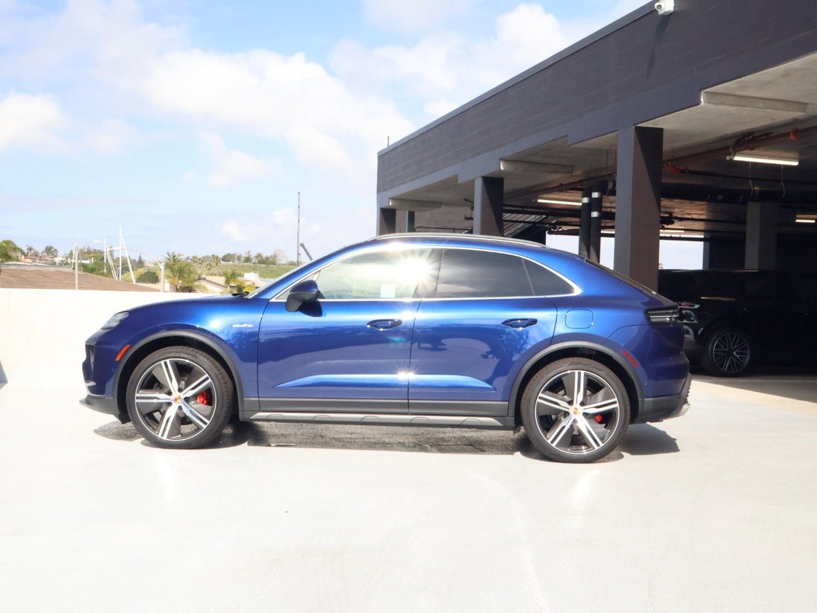 New 2025 Porsche Macan 4S Electric image 2