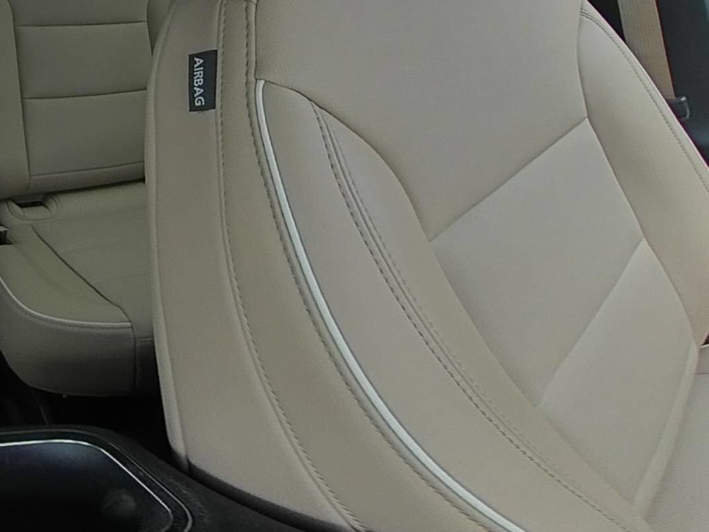 Used 2025 Buick Enclave Preferred w/ Power Package FWD image 14