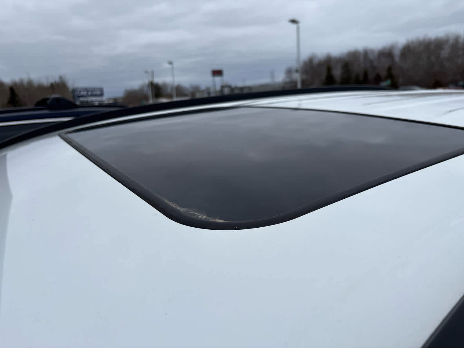 Used 2022 Toyota RAV4 XLE w/ Convenience Package FWD image 8