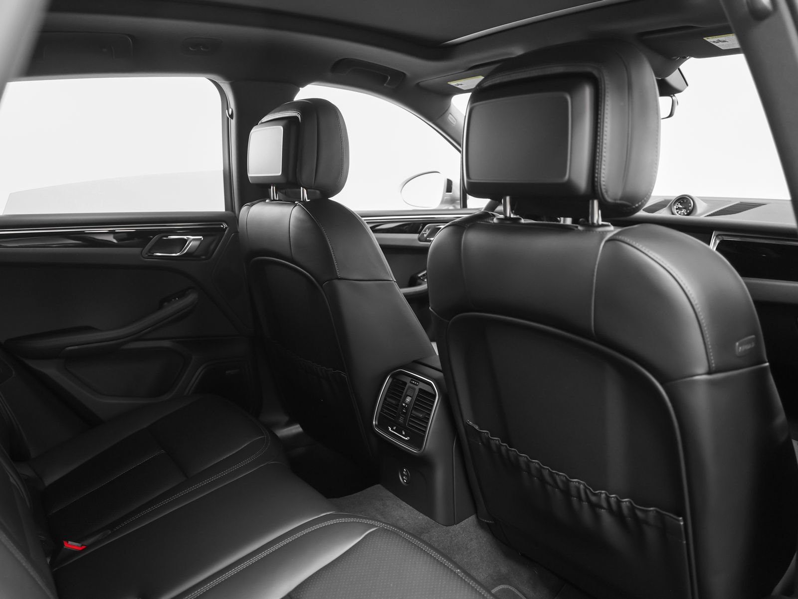 New 2026 Porsche Macan AWD/4WD image 24