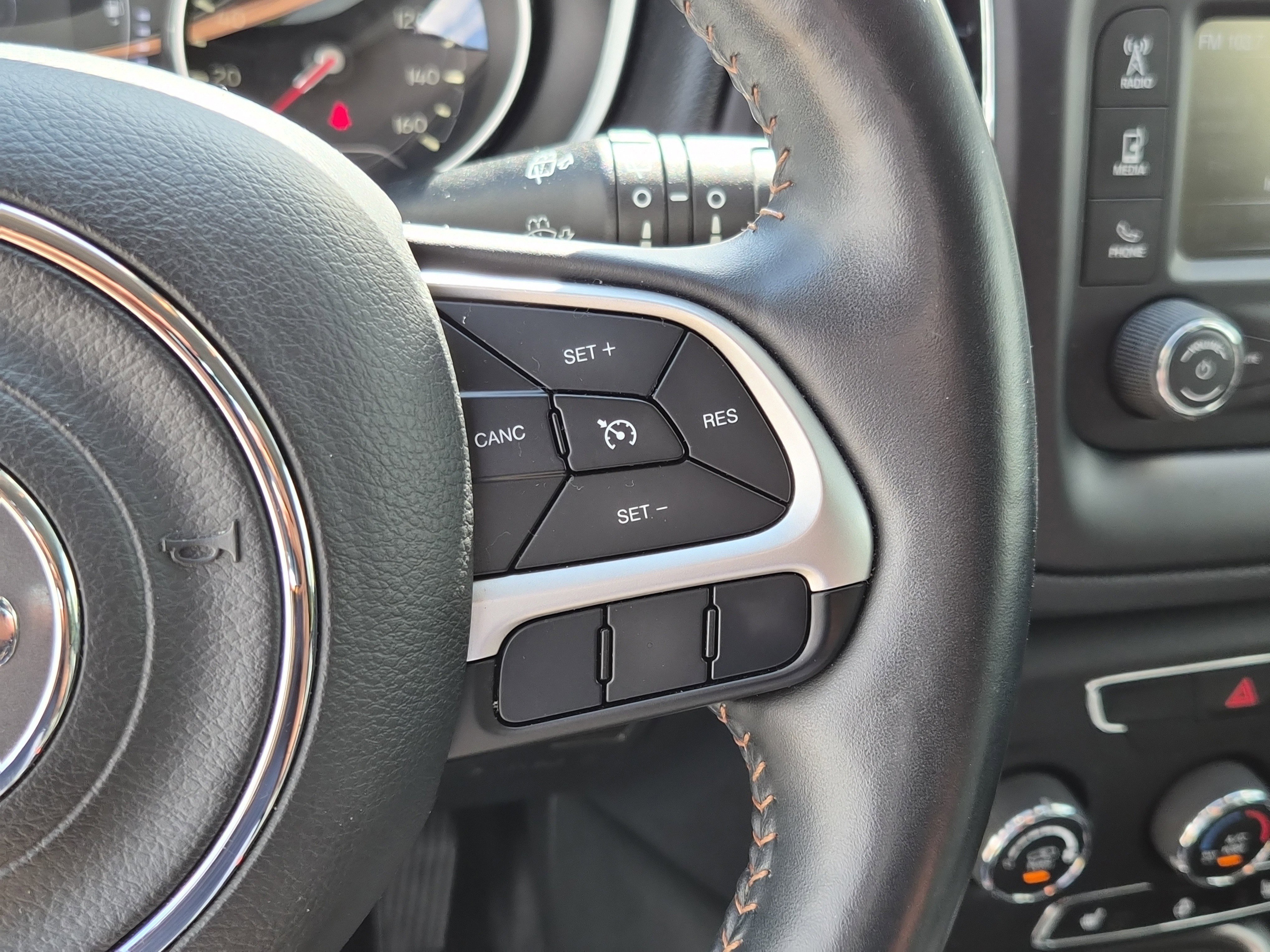 Used 2018 Jeep Compass Latitude w/ Cold Weather Group image 25