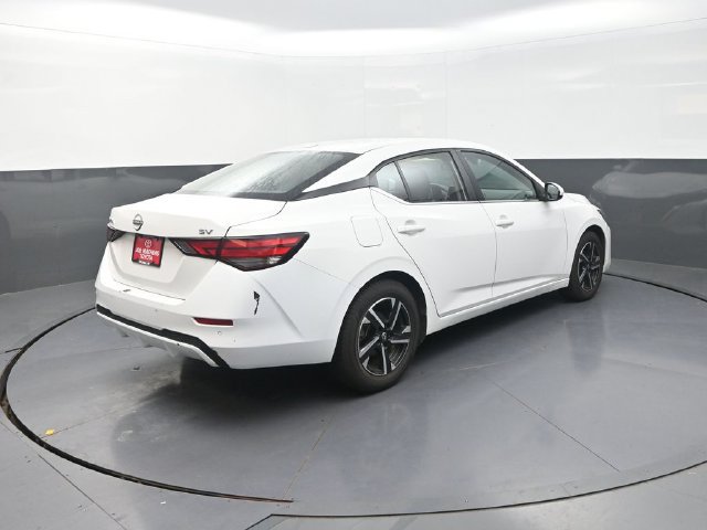 Used 2024 Nissan Sentra SV FWD image 8