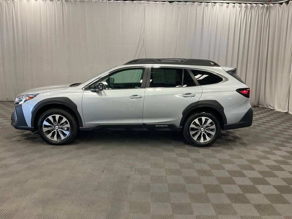 Certified 2025 Subaru Outback Limited AWD/4WD image 11