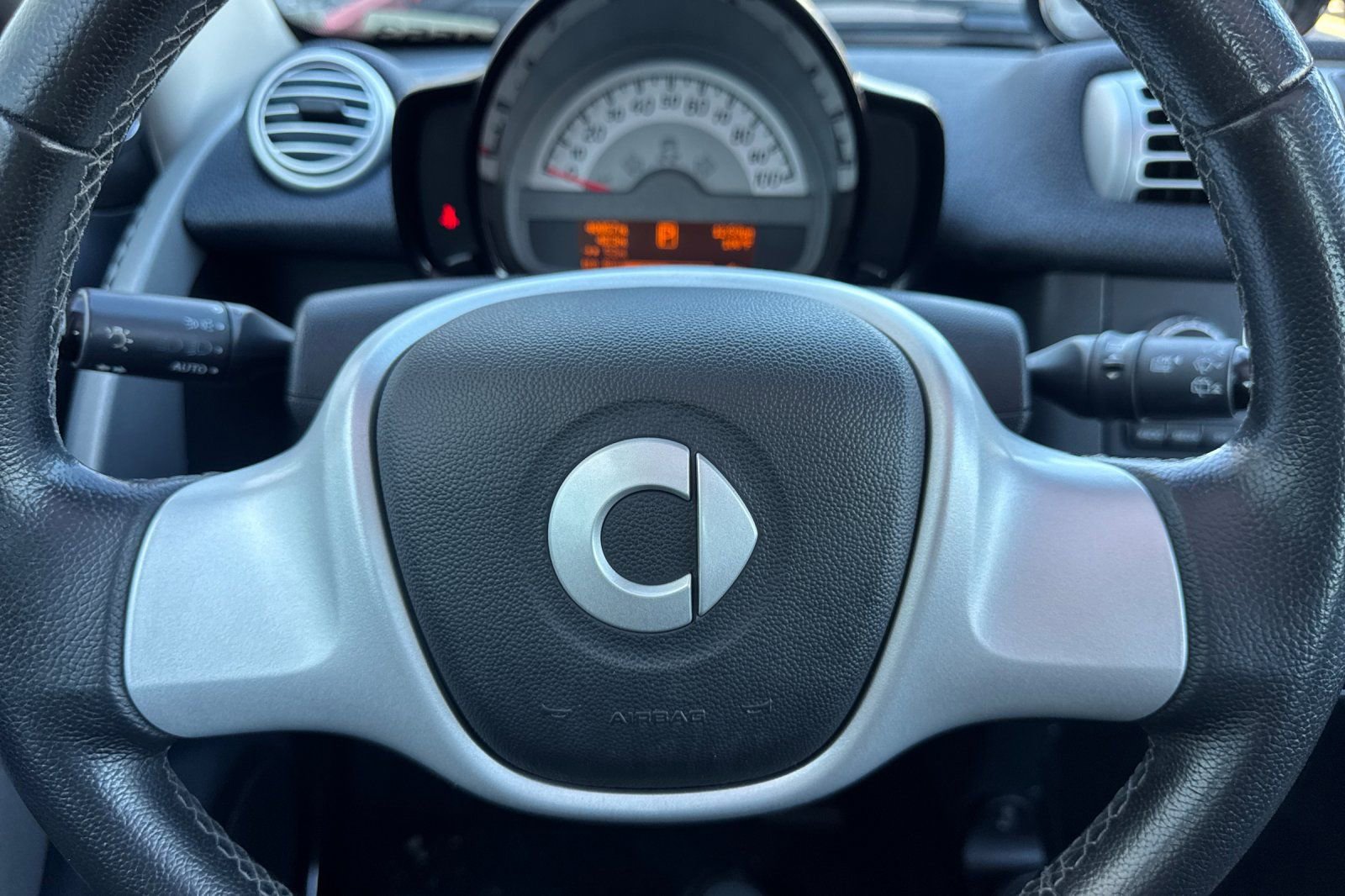 Used 2016 smart fortwo passion image 19