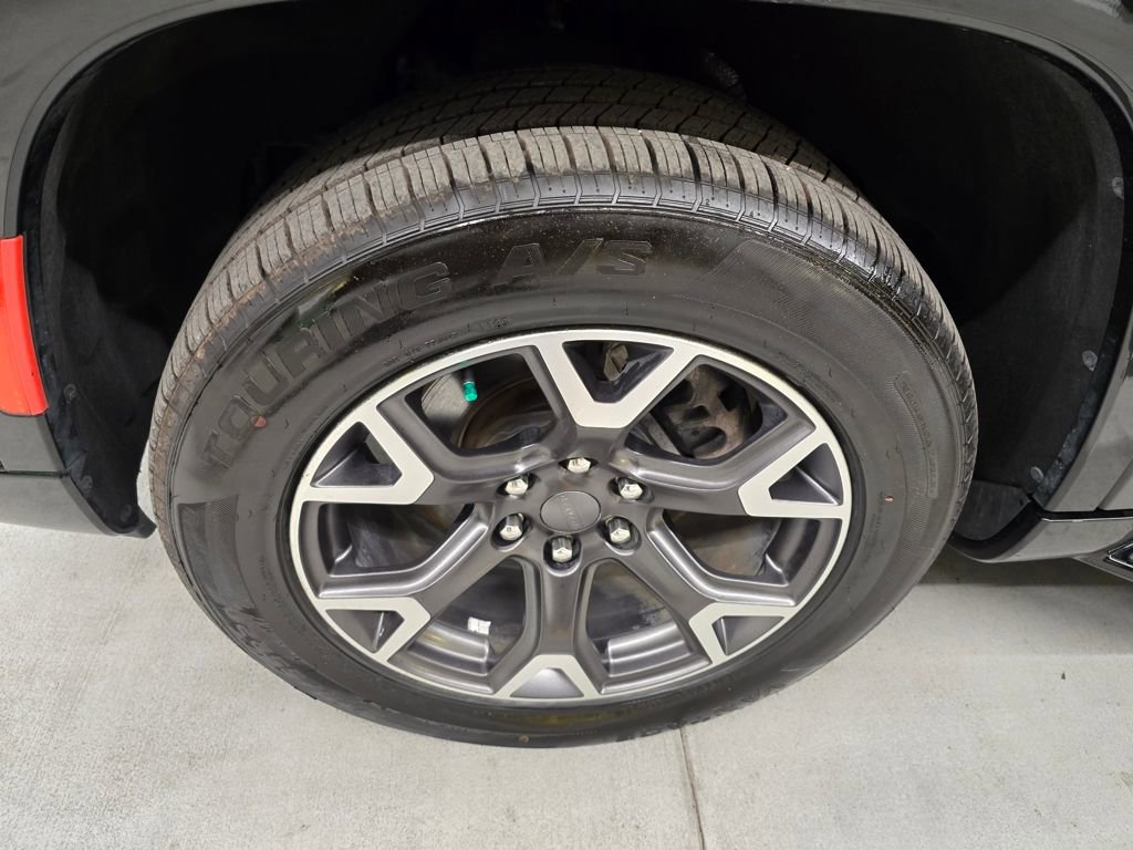 Used 2023 Jeep Wagoneer L Series III w/ Preferred Equipment Group image 9