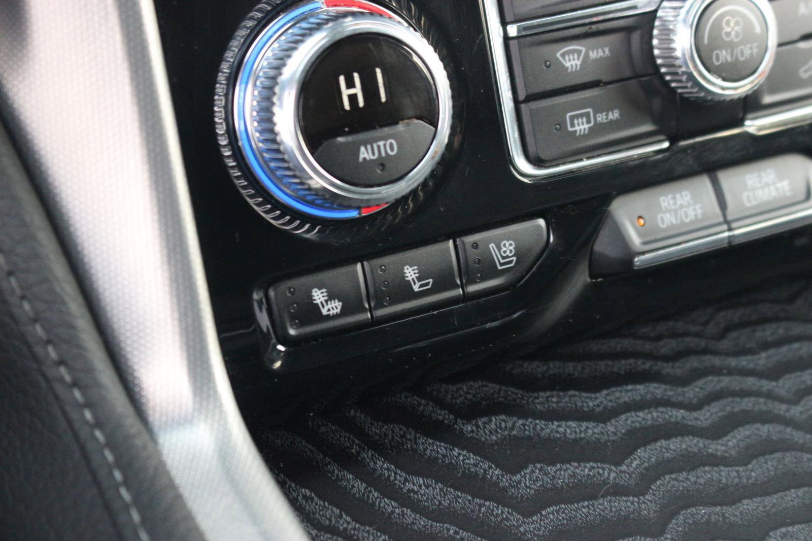 Used 2024 GMC Yukon XL Denali w/ Max Trailering Package image 30