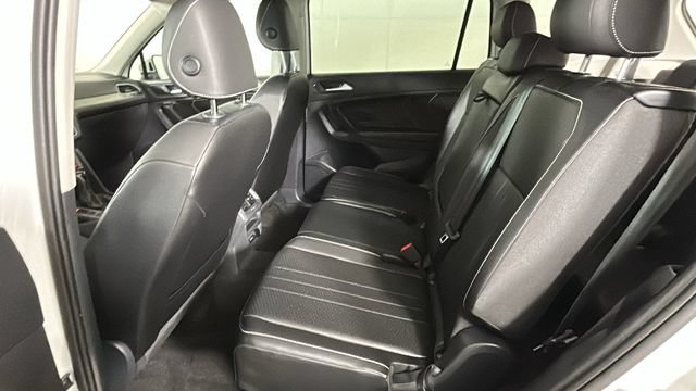 Used 2023 Volkswagen Tiguan SE FWD image 27