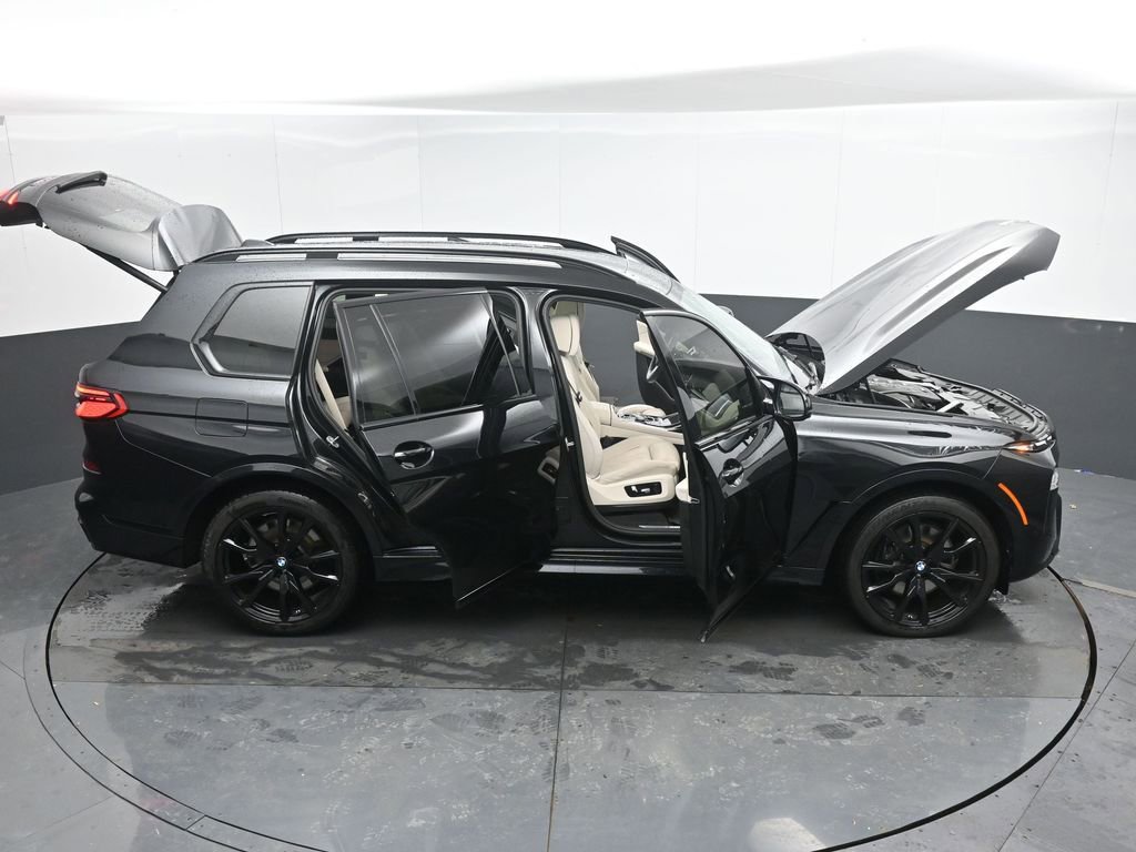 Used 2025 BMW X7 M60i image 58
