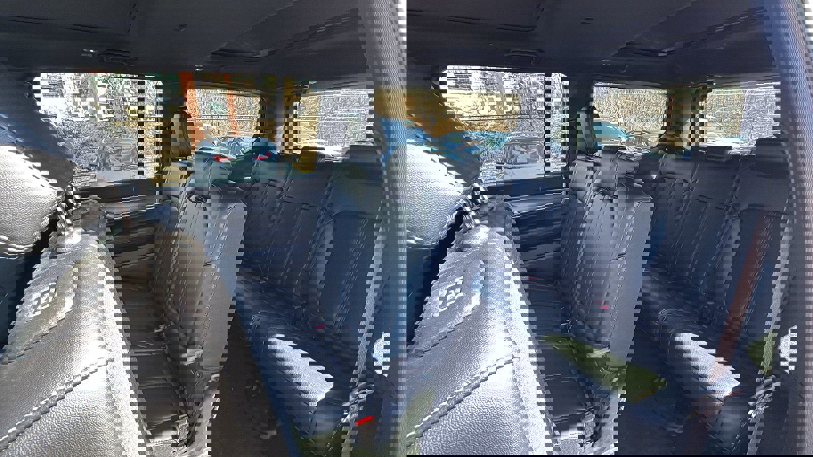 Used 2025 Jeep Wagoneer 4WD w/ Premium Group I image 25