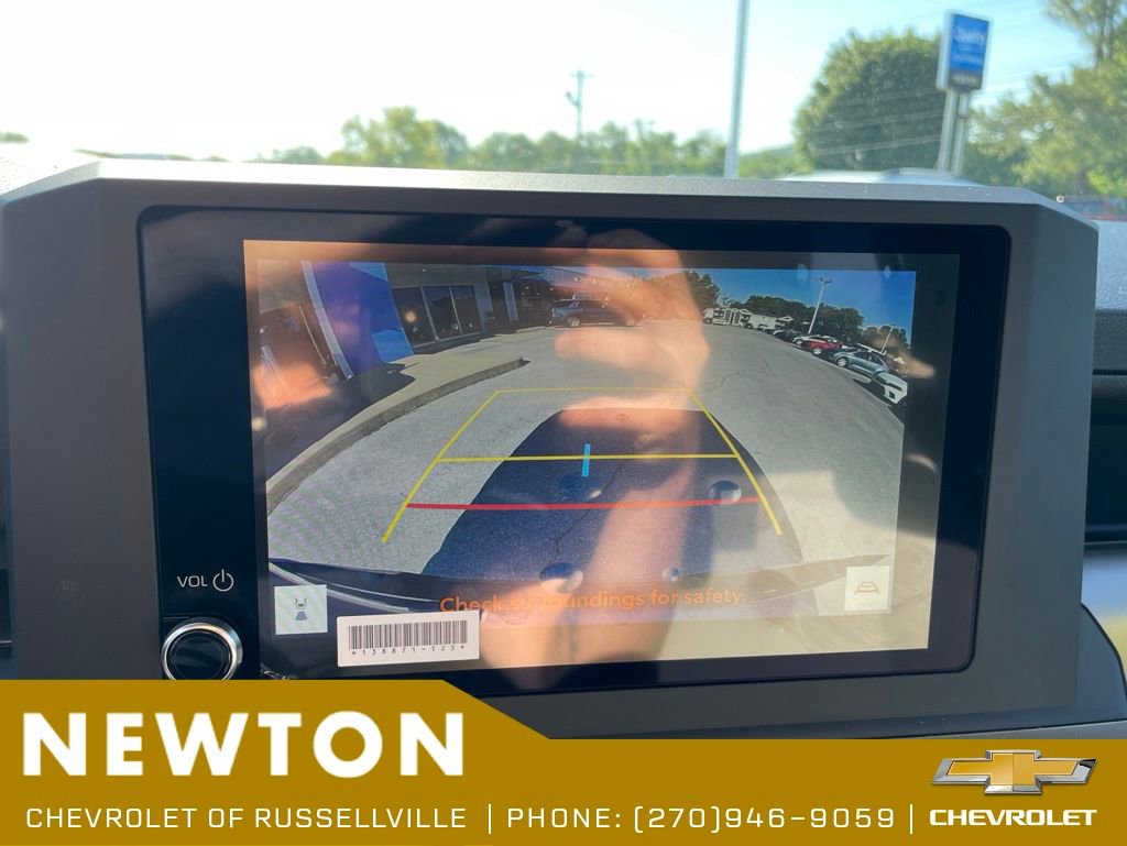 Used 2025 Toyota Tacoma SR5 AWD/4WD image 11