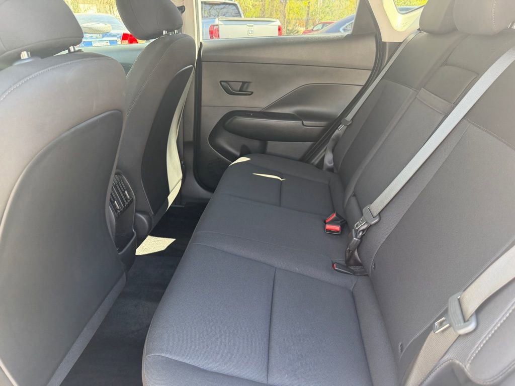 Used 2025 Hyundai Kona SEL image 12