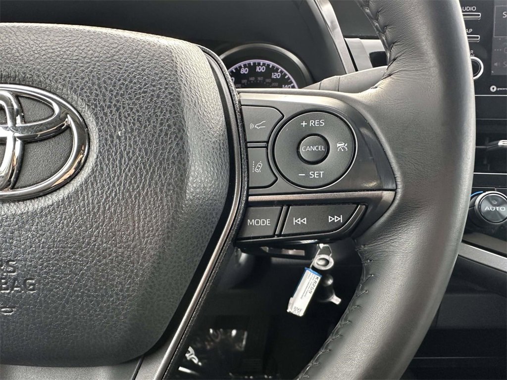 Used 2024 Toyota Camry SE image 13