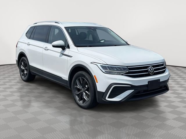 Used 2024 Volkswagen Tiguan SE FWD image 4