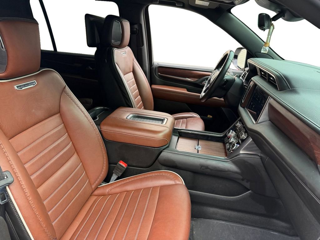 Used 2024 GMC Yukon XL Denali Ultimate image 17