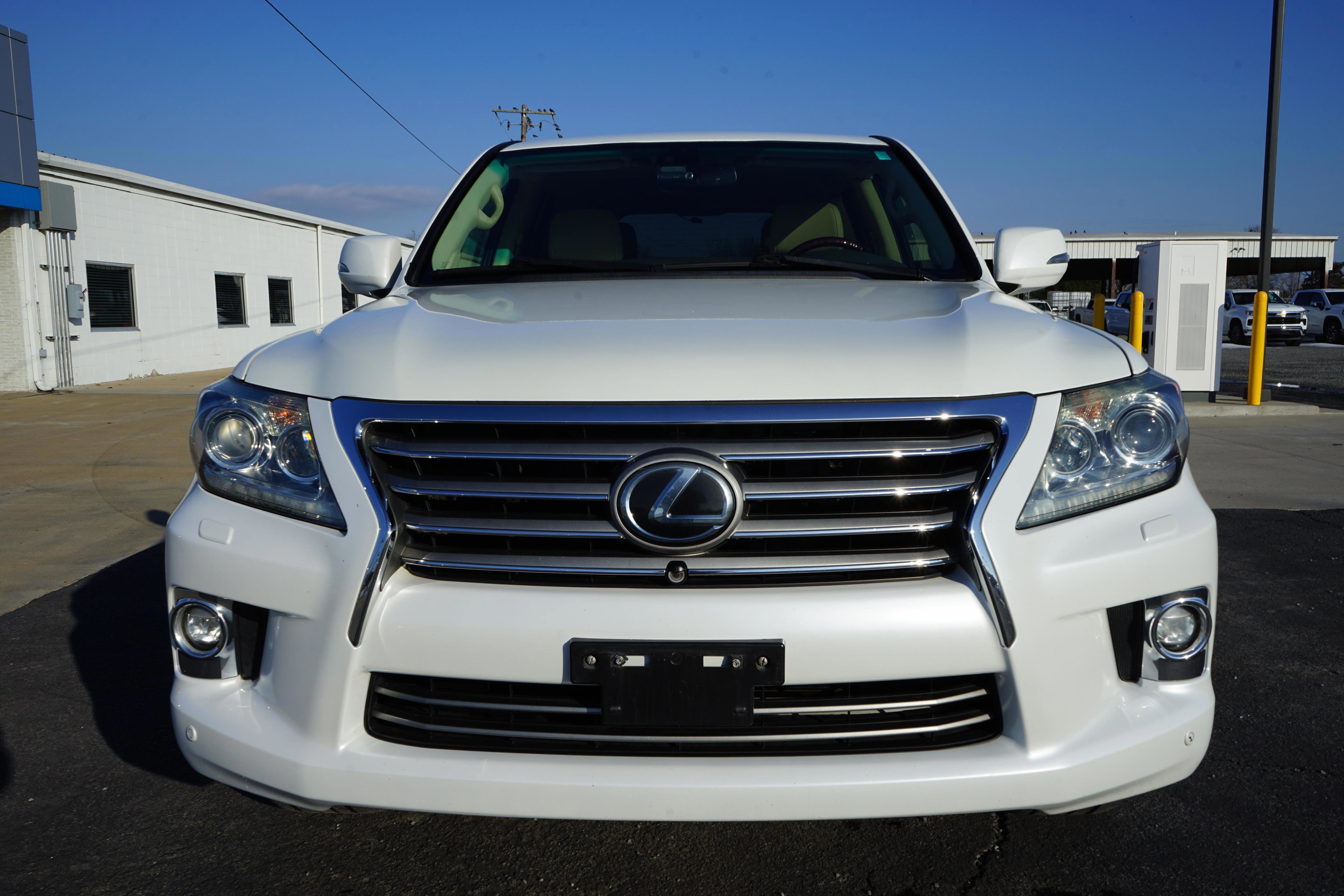 Used 2014 Lexus LX 570 4WD image 8