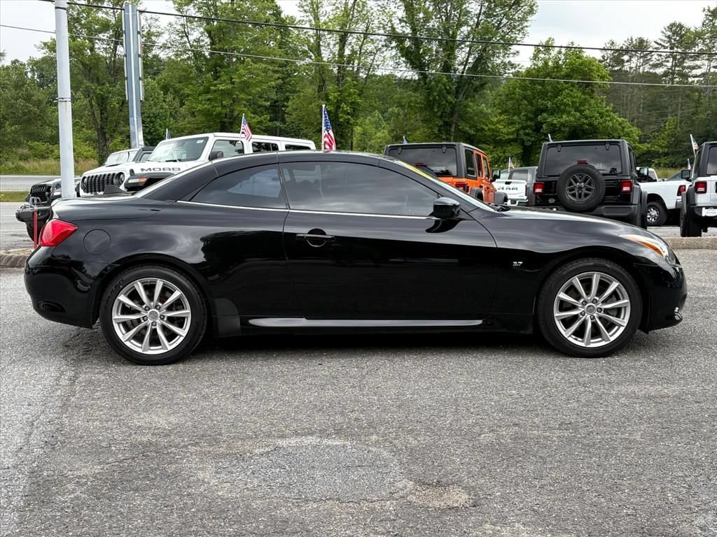 Used 2015 INFINITI Q60 Convertible w/ Premium Package RWD image 3