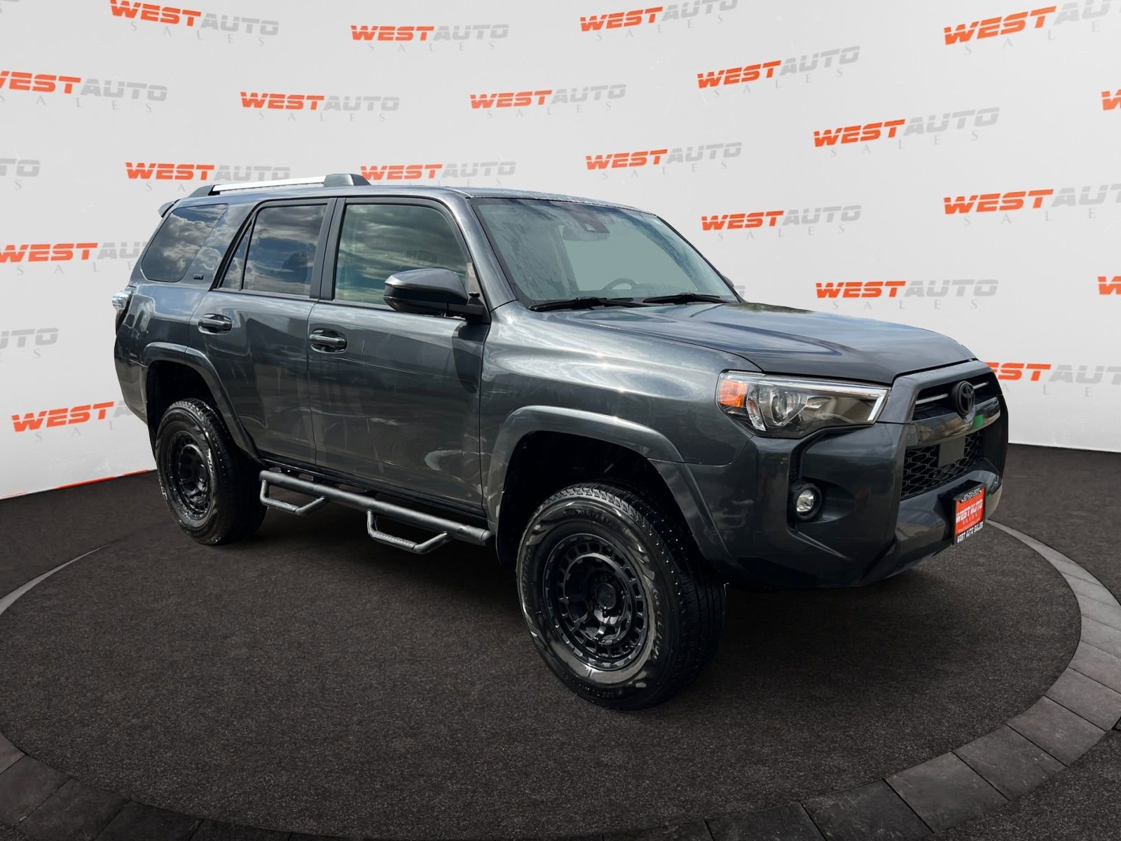 Used 2022 Toyota 4Runner SR5 AWD/4WD image 7