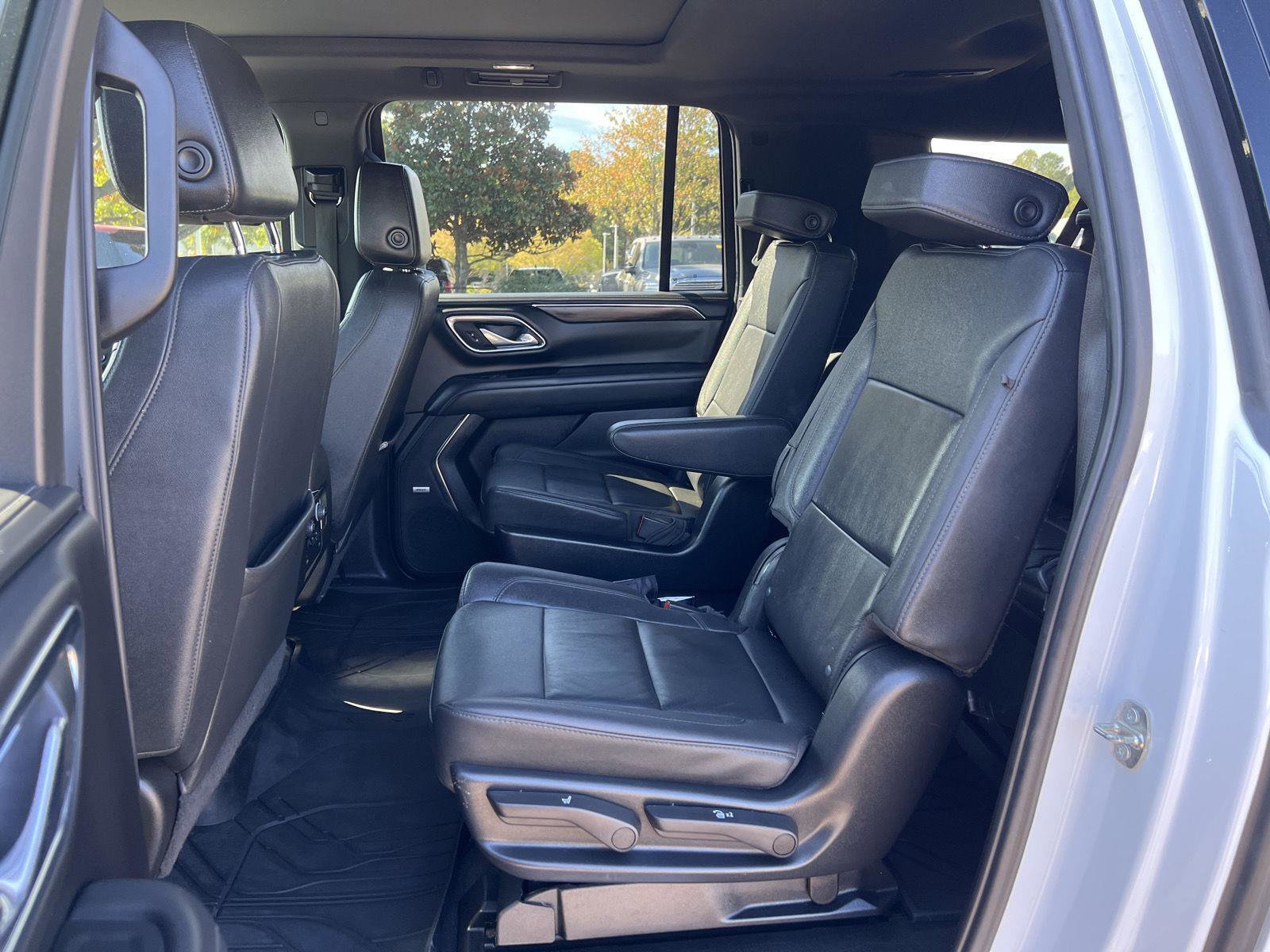 Used 2023 Chevrolet Suburban Z71 image 43