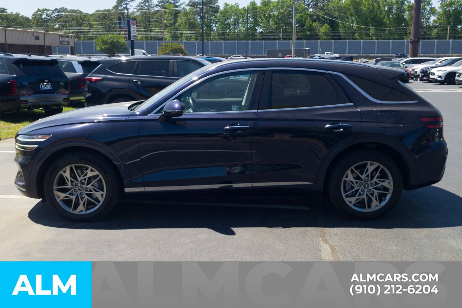 Used 2025 Genesis GV70 2.5T AWD/4WD image 12