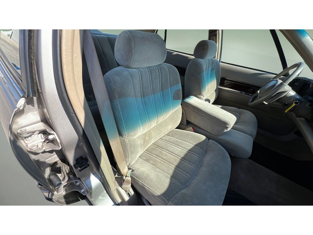Used 1997 Buick Le Sabre Custom w/ Headliner Lighting Pkg FWD image 30