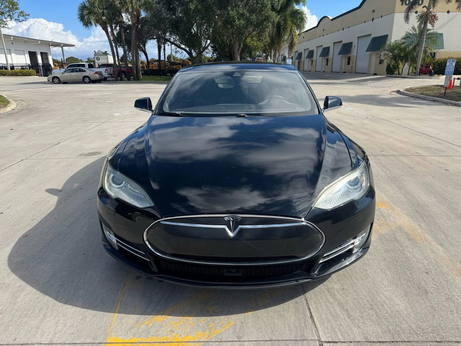 Used 2015 Tesla Model S 70D image 9