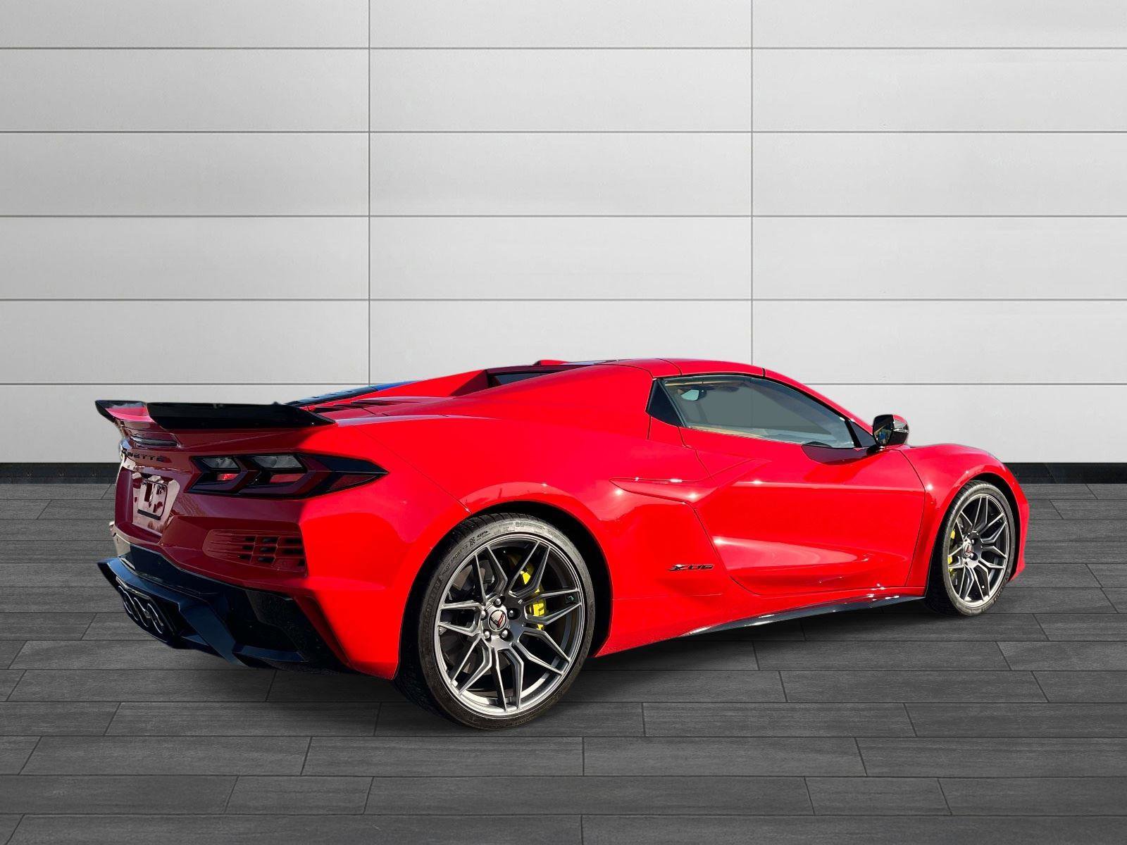 Used 2024 Chevrolet Corvette Z06 image 3
