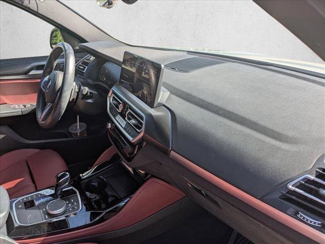 Used 2024 BMW X4 xDrive30i w/ Premium Package AWD/4WD image 17