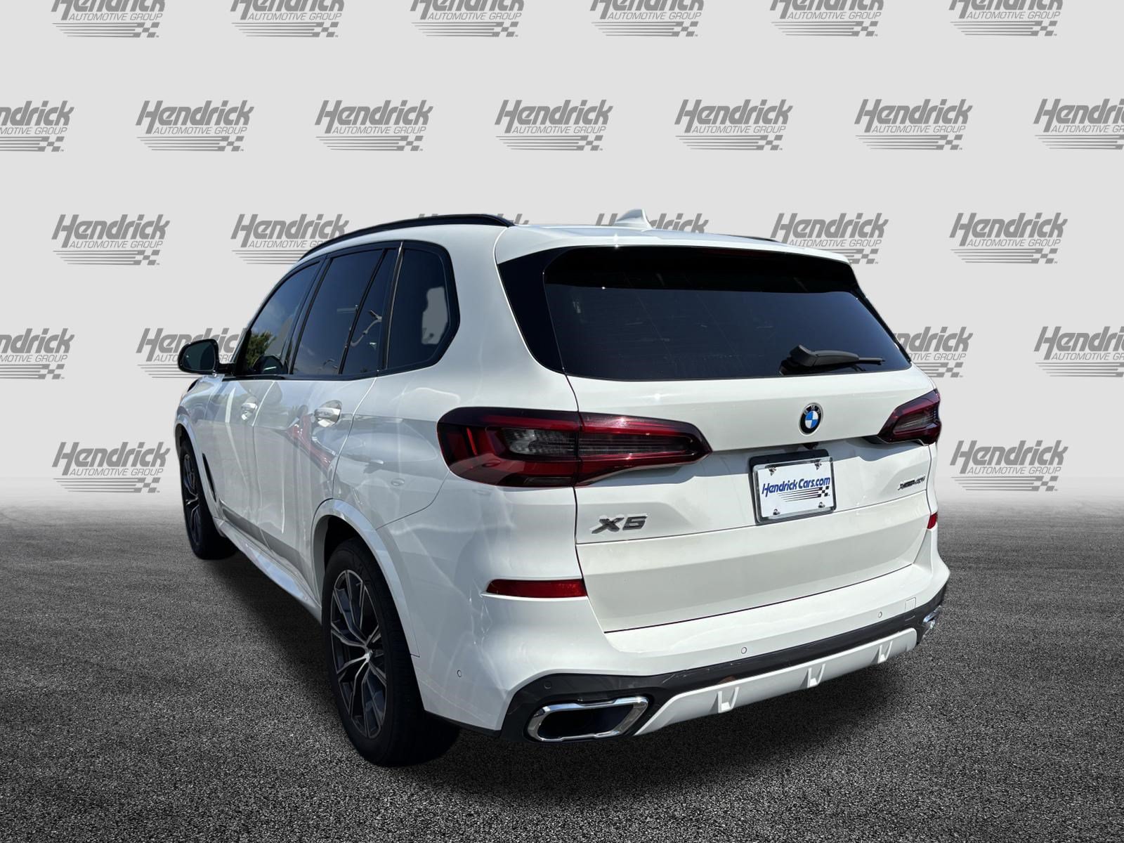 Used 2022 BMW X5 xDrive40i w/ M Sport Package AWD/4WD image 8