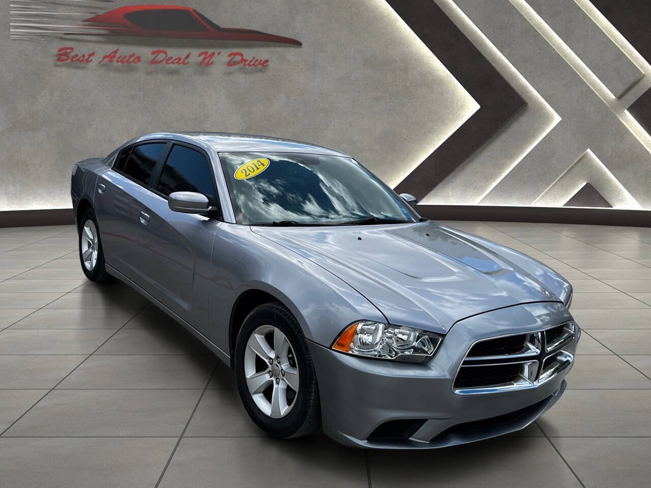 Used 2014 Dodge Charger SE w/ Connectivity Group RWD image 1