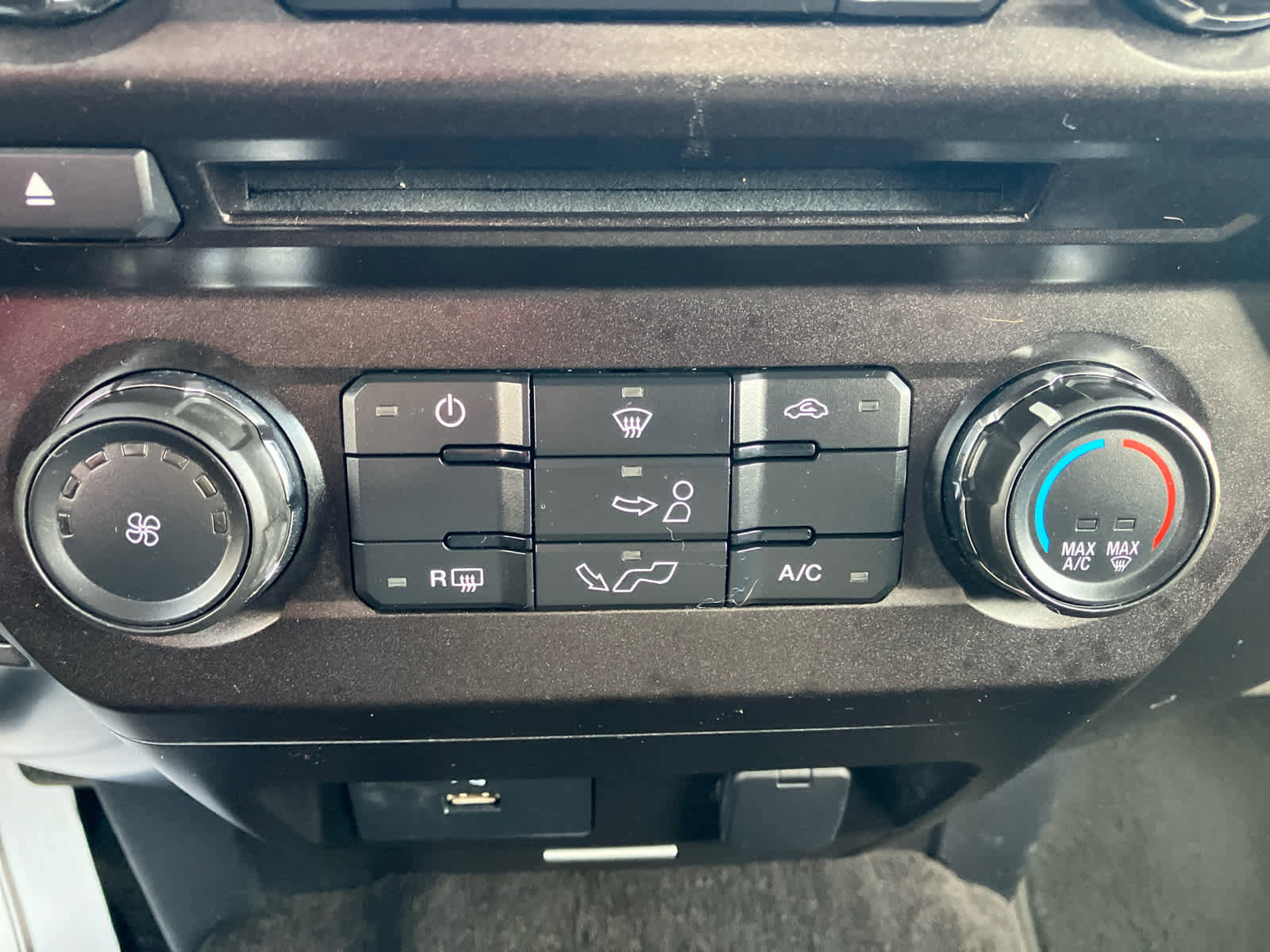 Used 2018 Ford F150 XLT image 25