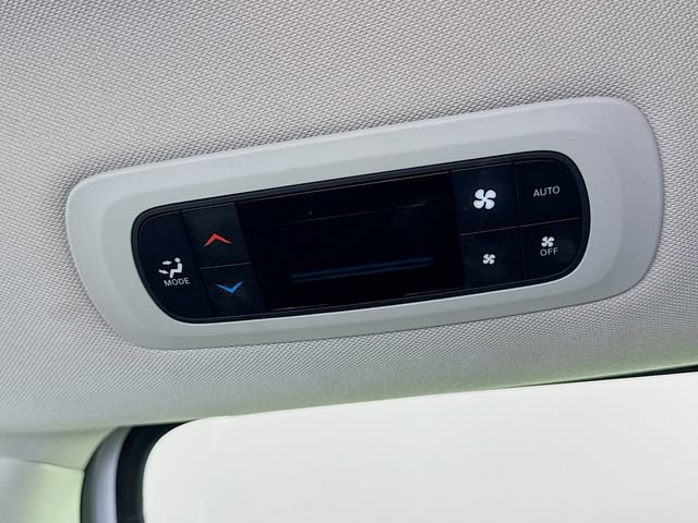 Used 2023 Chrysler Pacifica Touring-L FWD image 24