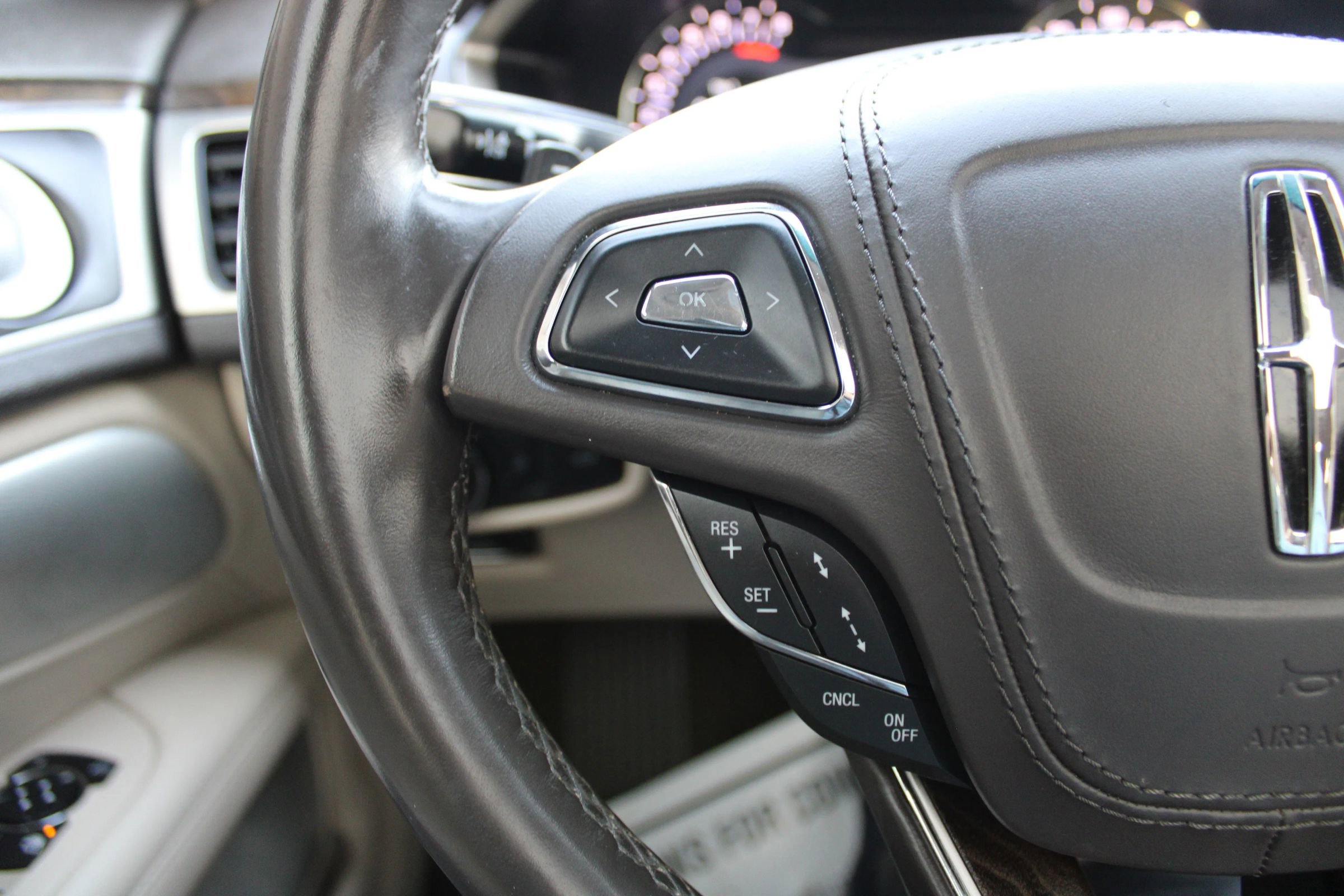 Used 2019 Lincoln MKZ Reserve w/ Luxury Package image 8