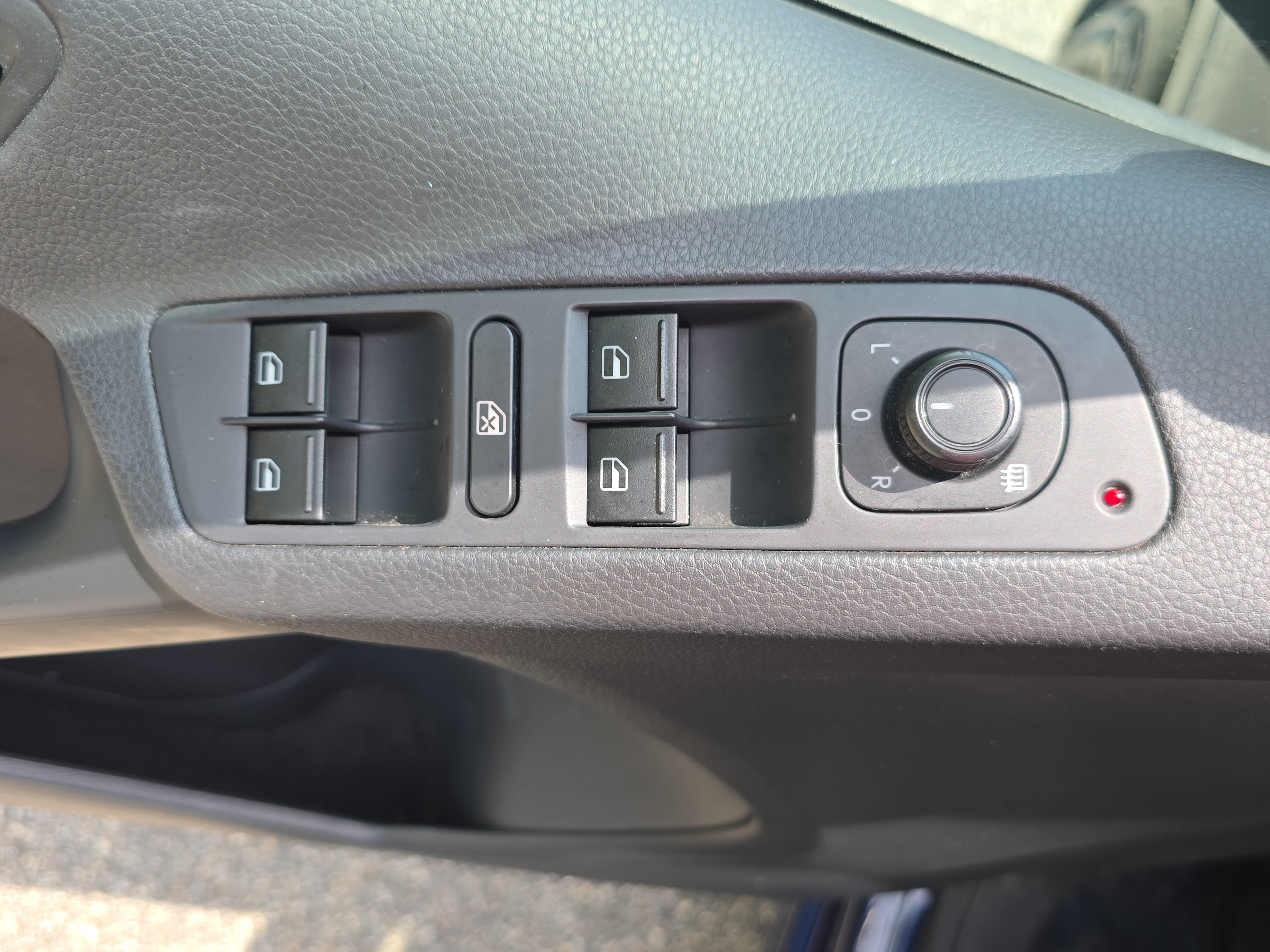 Used 2016 Volkswagen Tiguan S AWD/4WD image 25