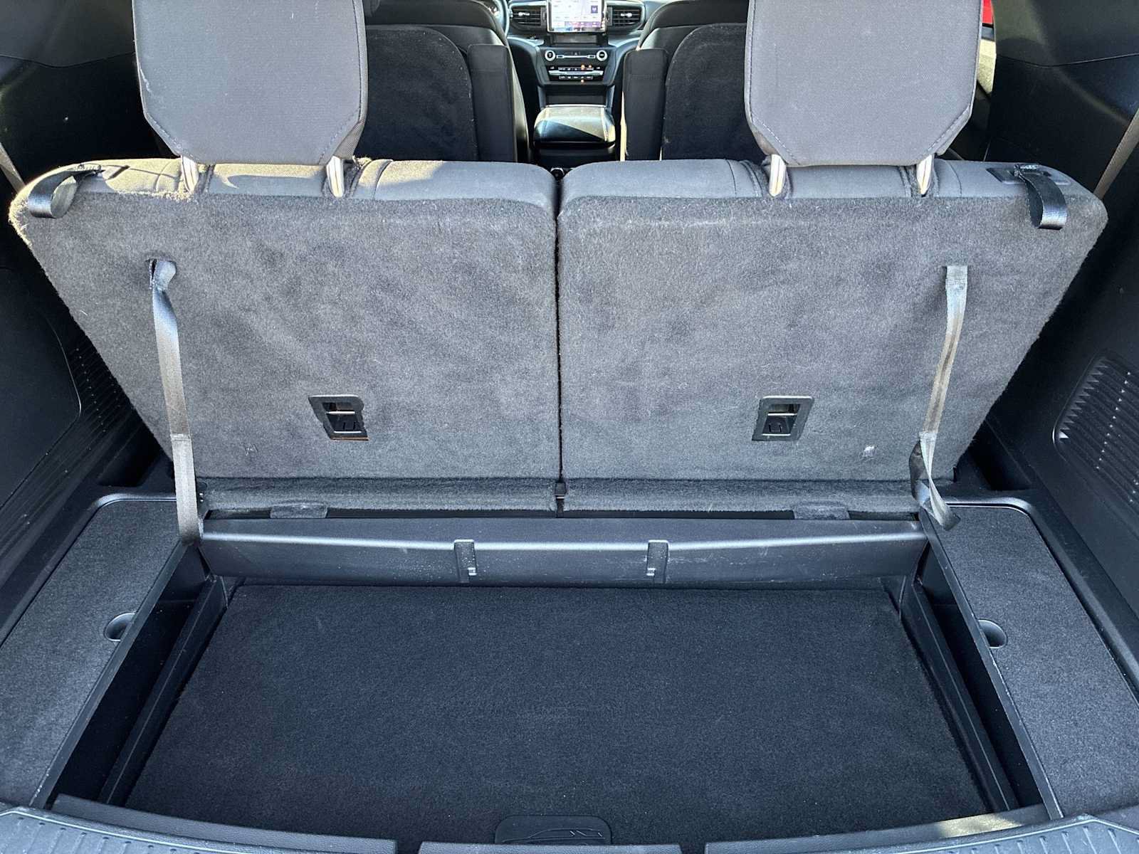 Used 2020 Ford Explorer XLT w/ Class III Trailer Tow Package AWD/4WD image 18