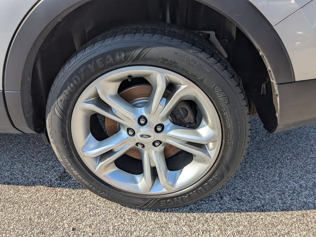 Used 2015 Ford Explorer Limited w/ Equipment Group 302A AWD/4WD image 18